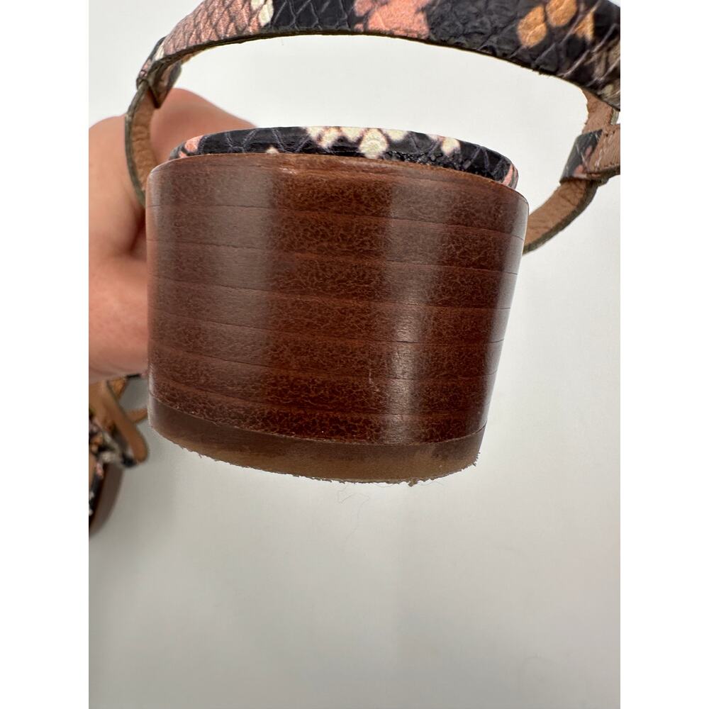 MADEWELL The Lori Sandal in Snake Embossed Leather AH727 // 9 - Picture 8 of 11